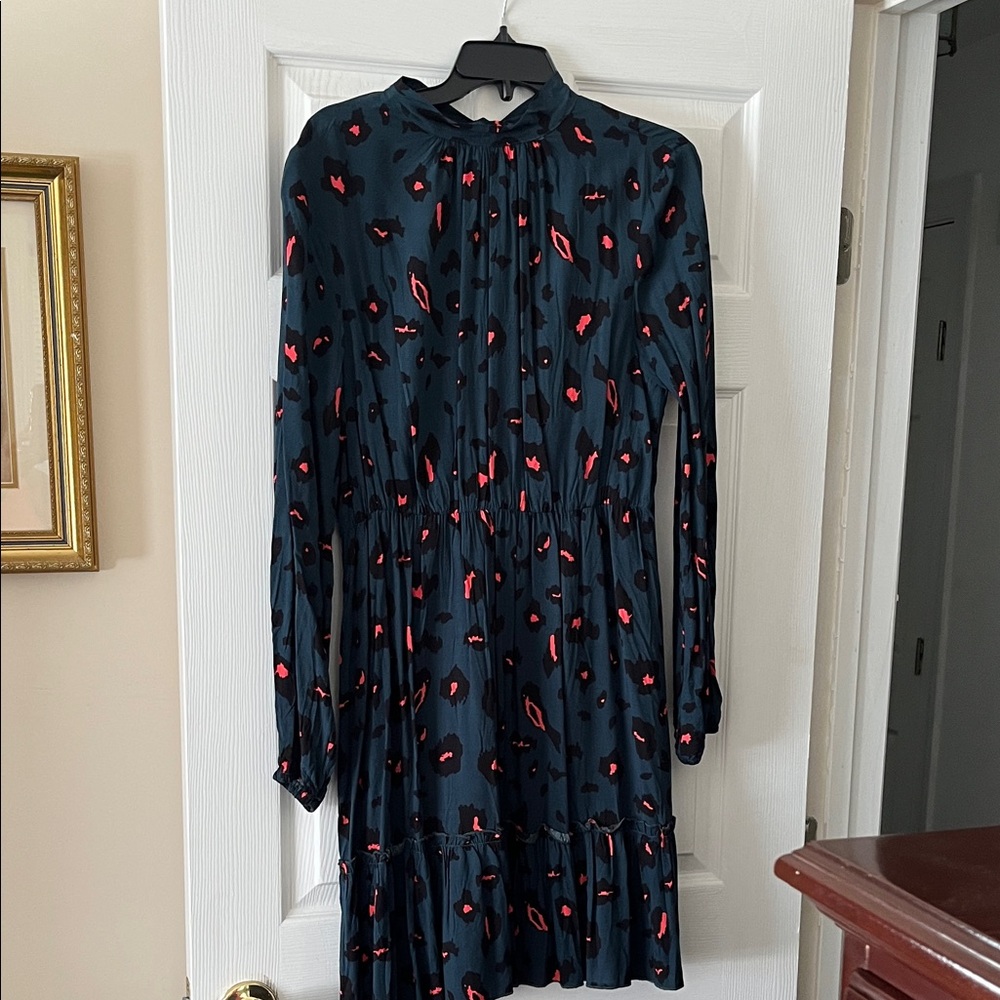Elegant Black and Red Patterned Dress